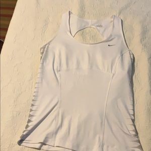 Nike Tank keyhole back
